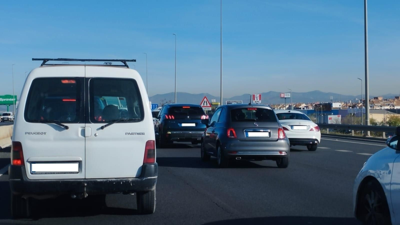 Imagen de la gran retención en la GR-30 provocada por el suceso