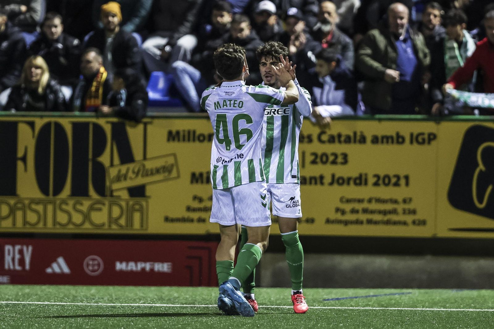 Las fotos del Sant Andreu - Betis de Copa del Rey
