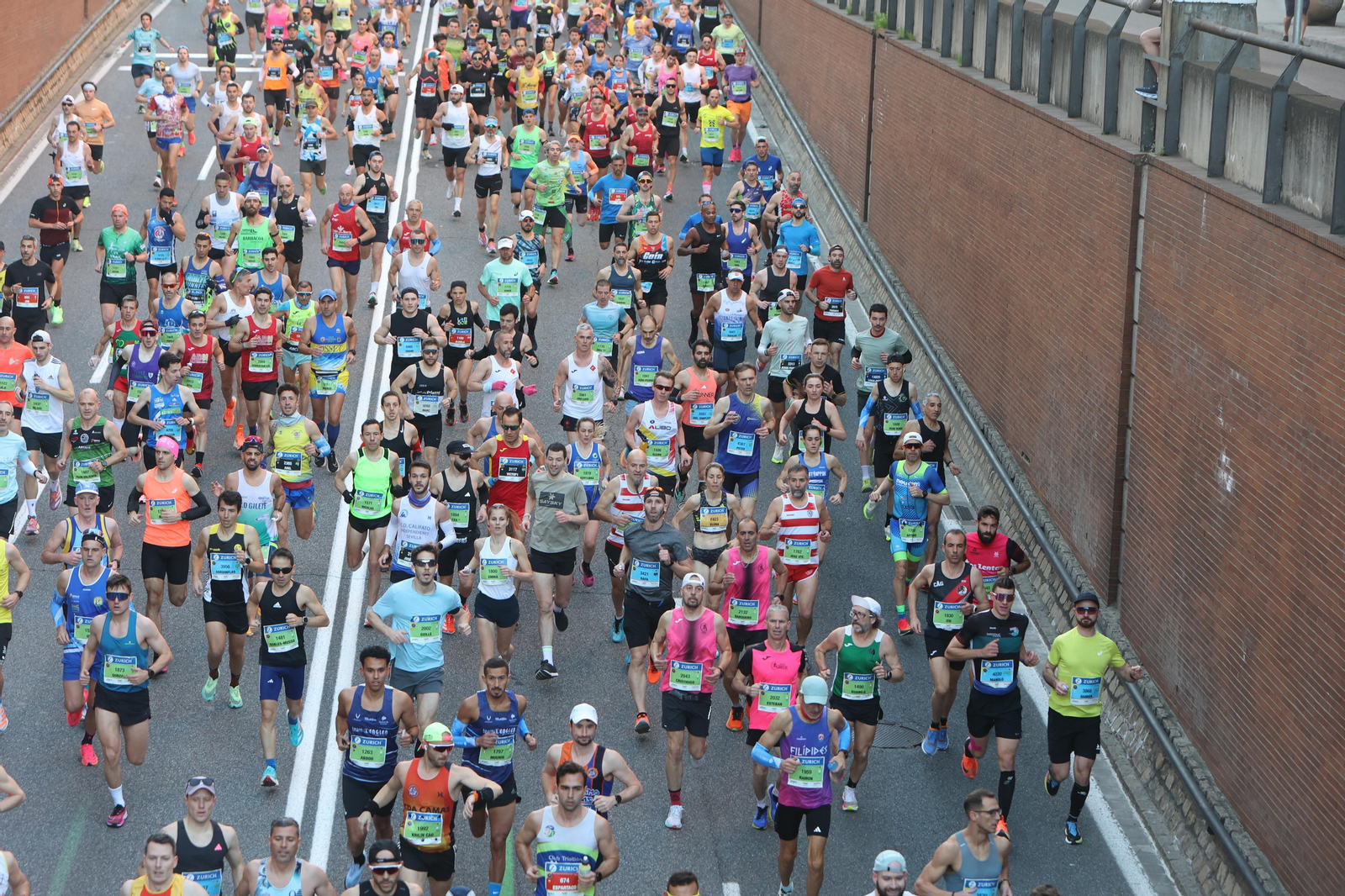 Búscate en la Zurich maratón de Sevilla