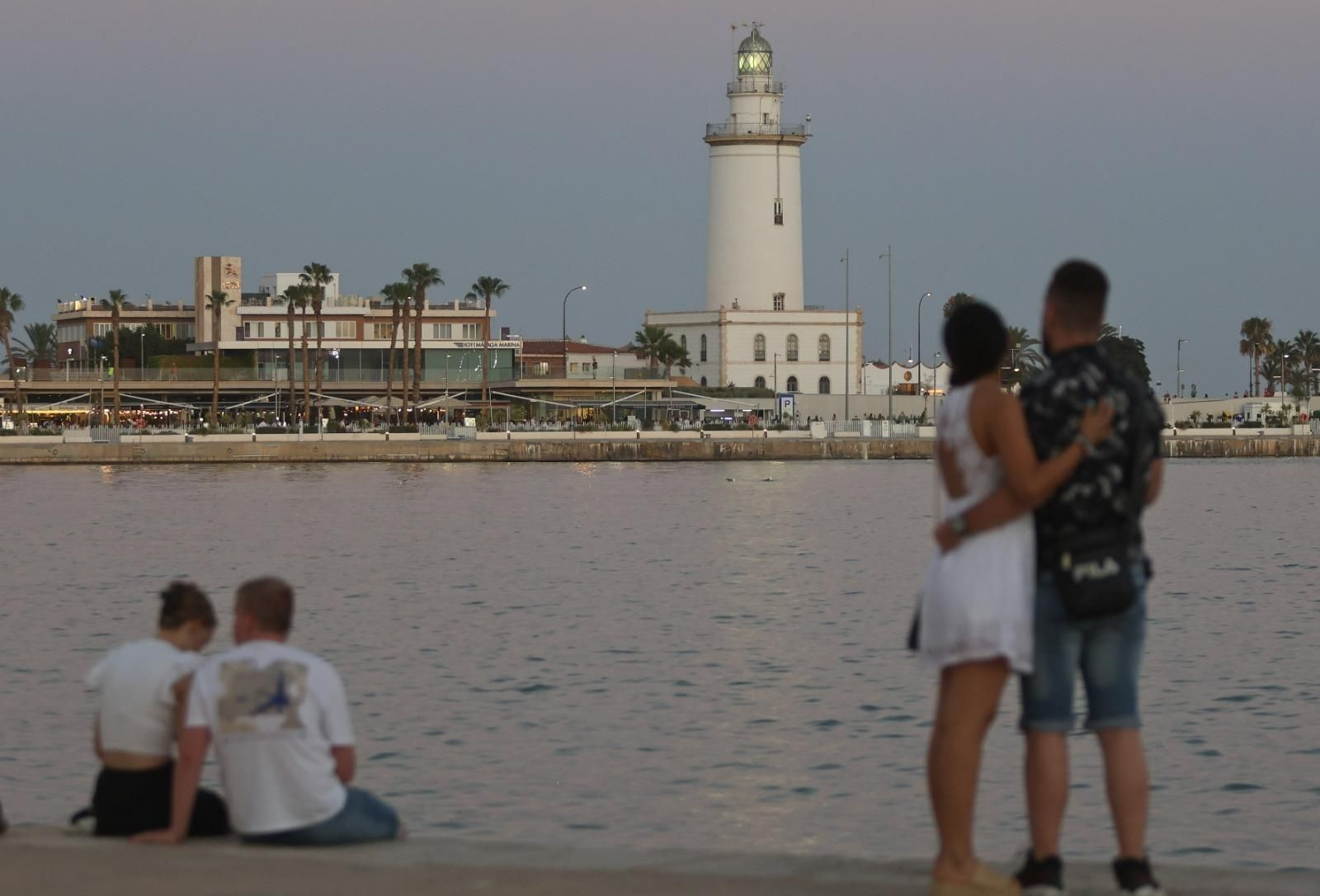 La Farola de Málaga, que es BIC, en fotos