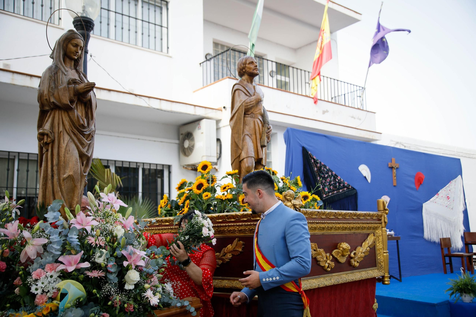 Ofrenda floral y misa durante la última jornada de las fiestas de Campohermoso Ofrenda floral y misa durante la última jornada de las fiestas de Campohermoso