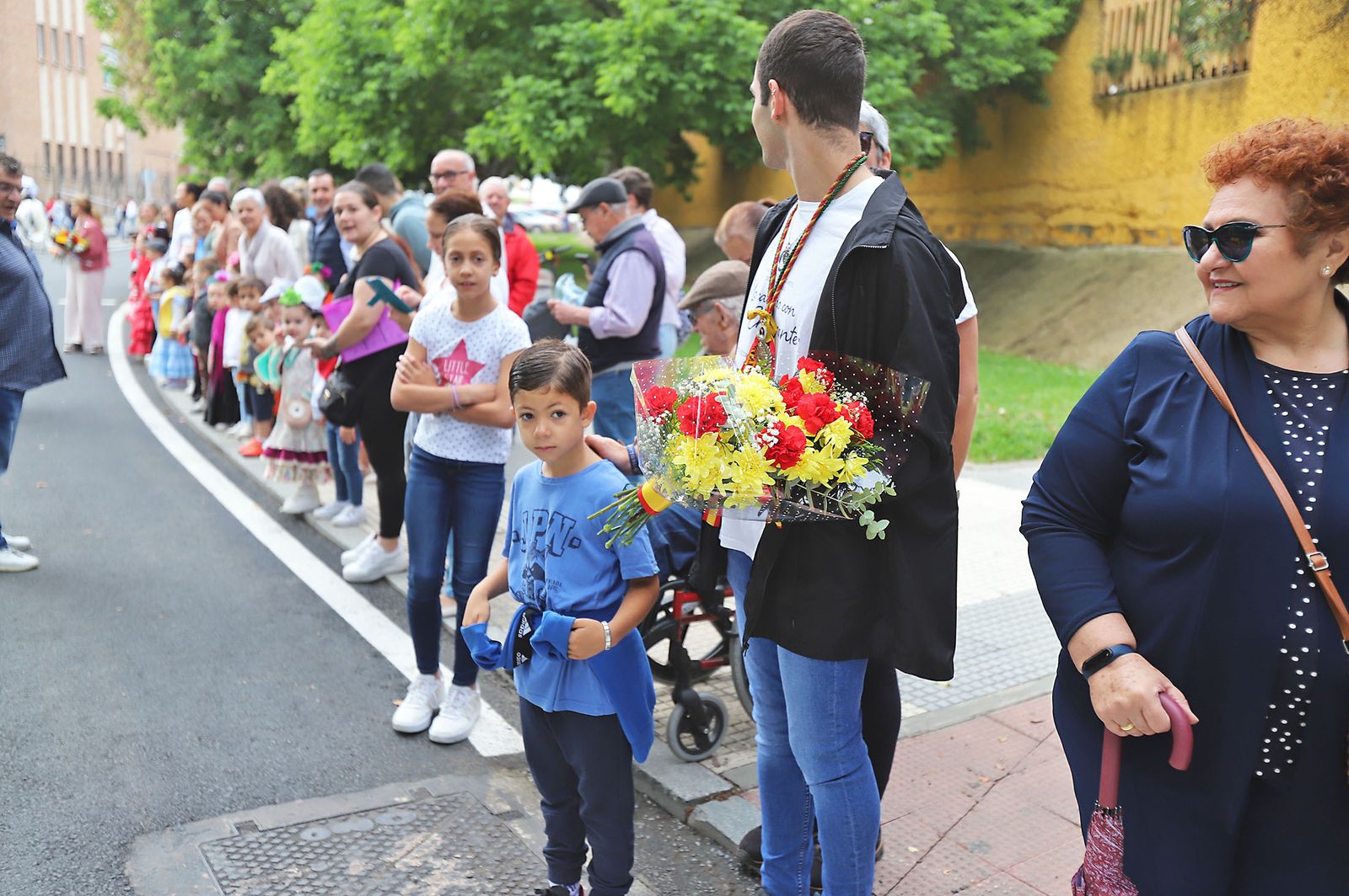 El Rocío 2023: Imágenes de la Hermandad de Emigrantes en su salida de Huelva