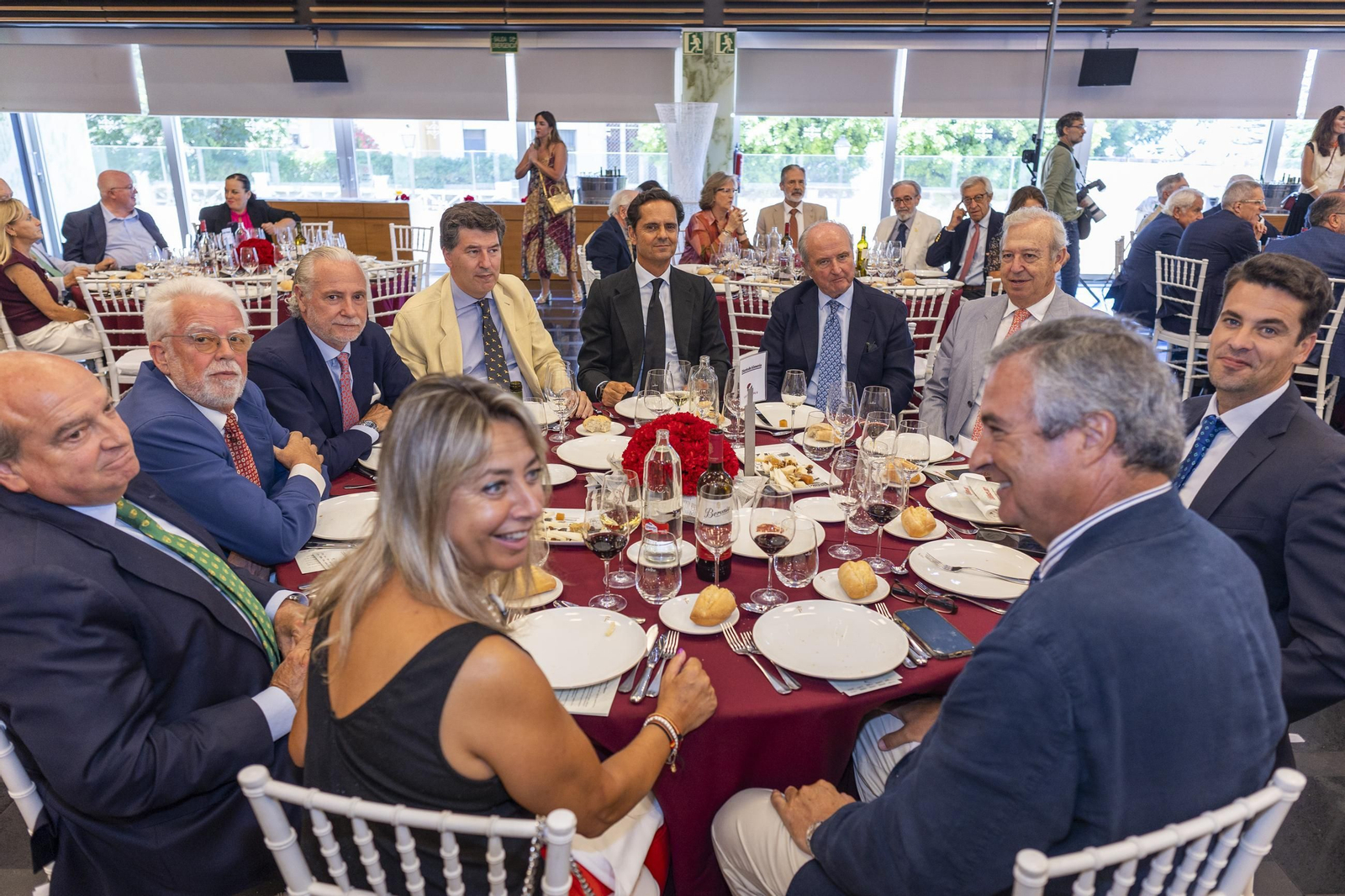 Asistentes a la entrega del IX Premio Federico Joly a José Bohórquez