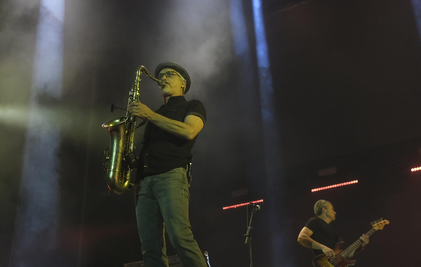 El concierto de Fito y Fitipaldis en Córdoba, en fotografías