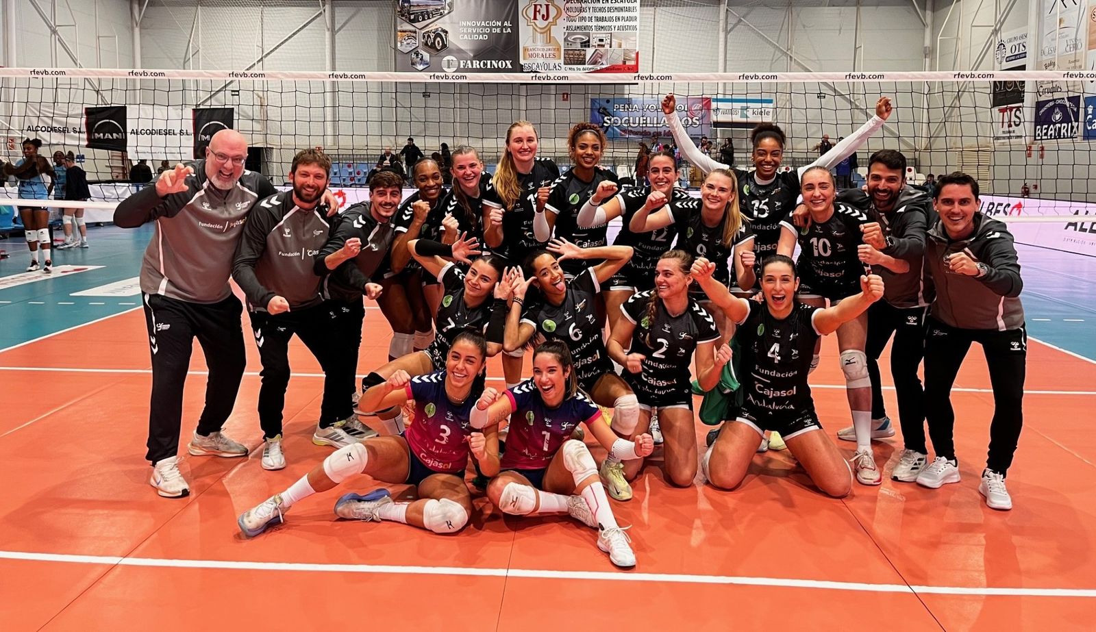 Las jugadoras del Fundación Cajasol Andalucía celebran un reciente triunfo en Socuéllamos.