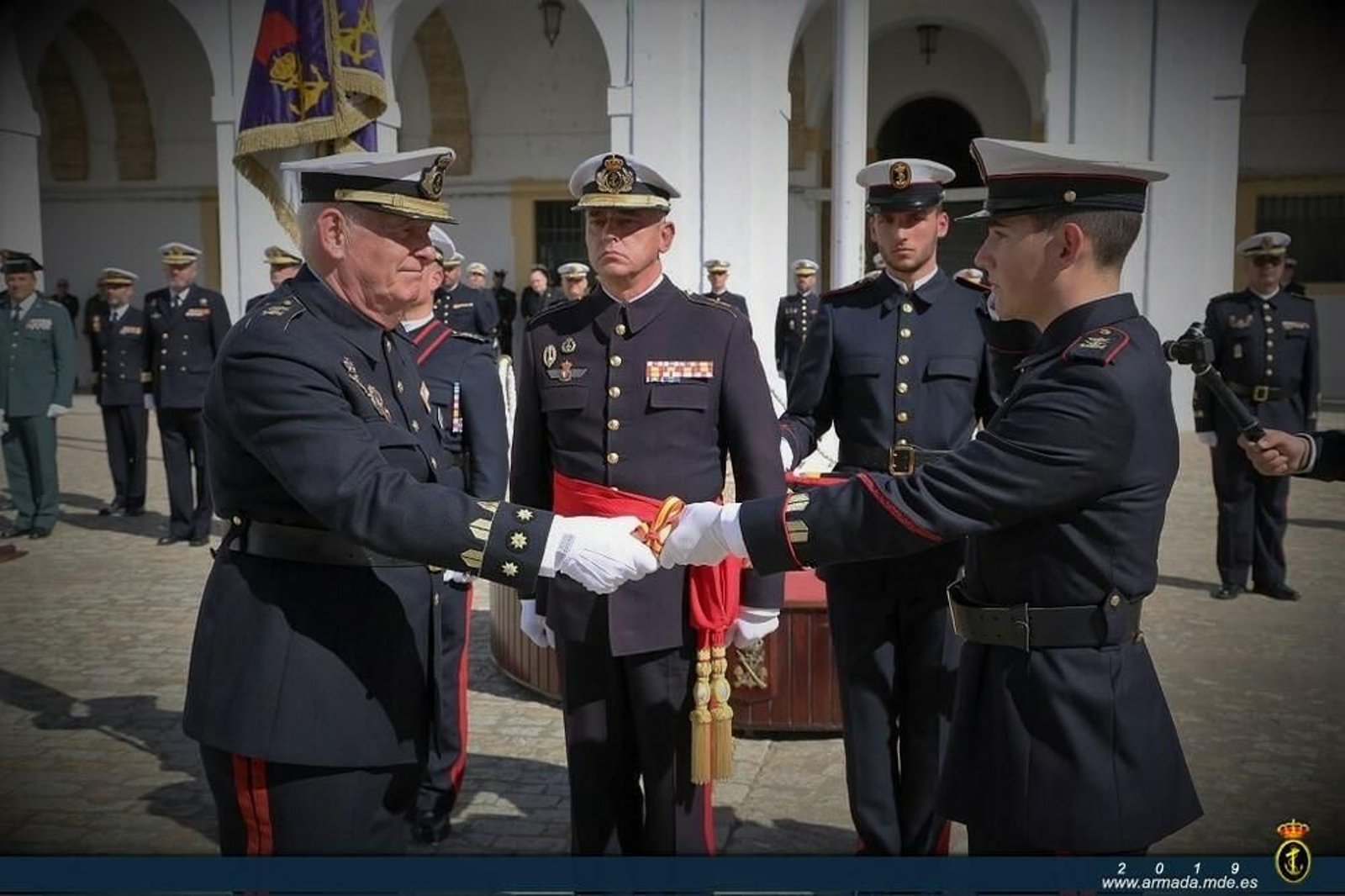 Ceremonia de la transmisión del legado histórico de la Infantería de Marina.