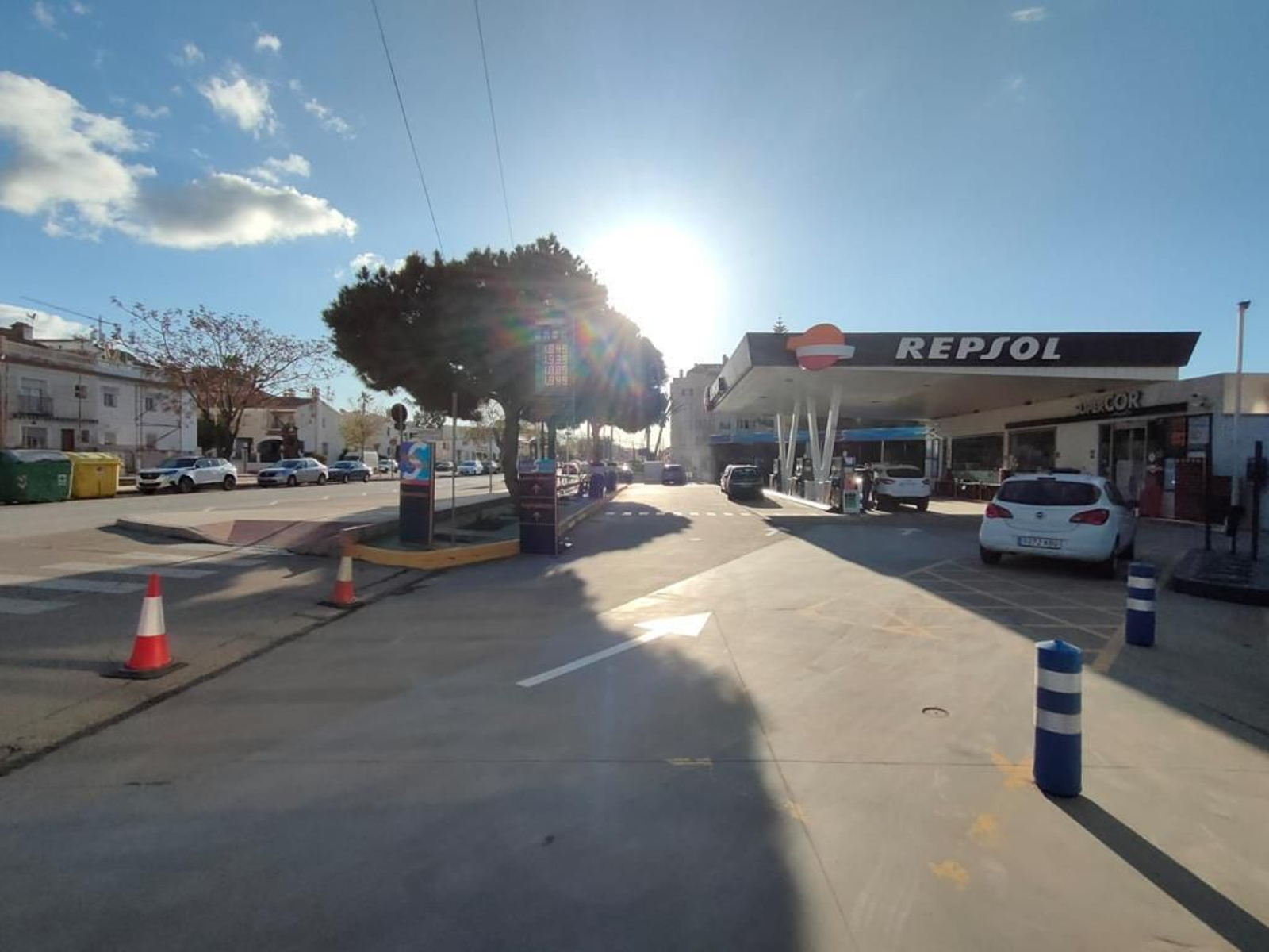 Las fotos del primer día de gasolina bonificada en Málaga