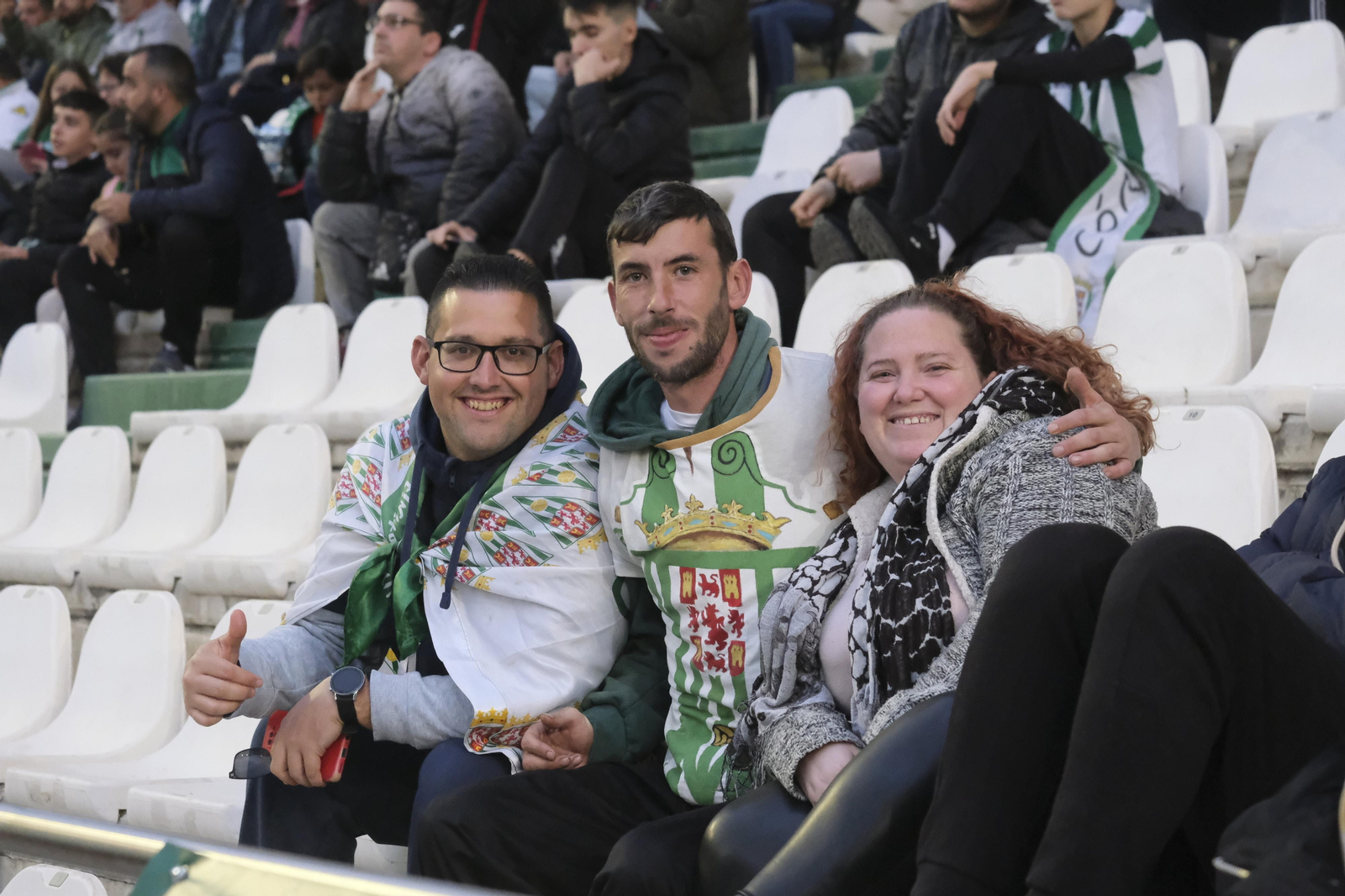 Las imágenes del ambiente en El Arcángel para el Córdoba CF - Balona