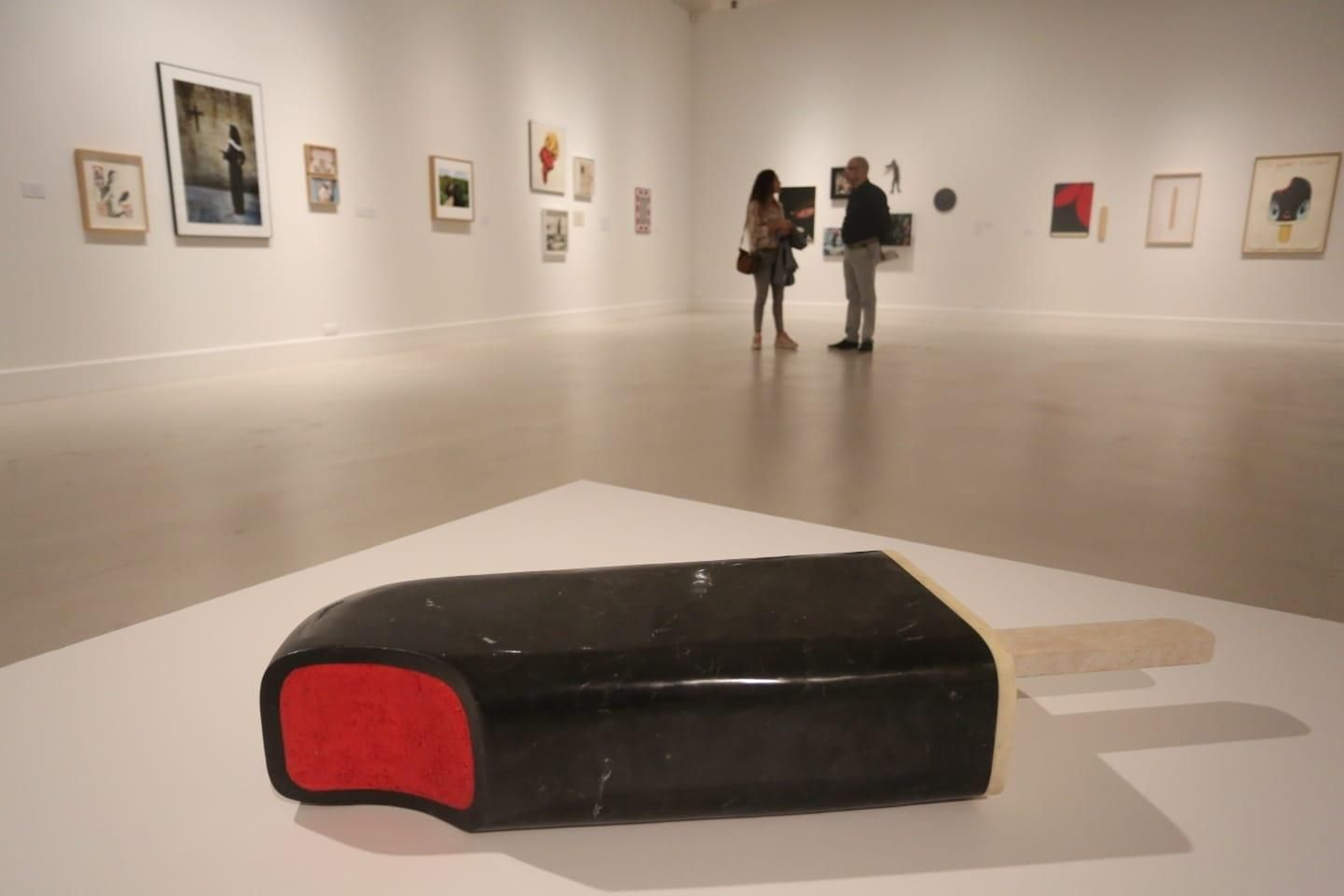 La escultura 'Drácula', de Juan Miguel Quiñones, expuesta en el CAC Málaga.