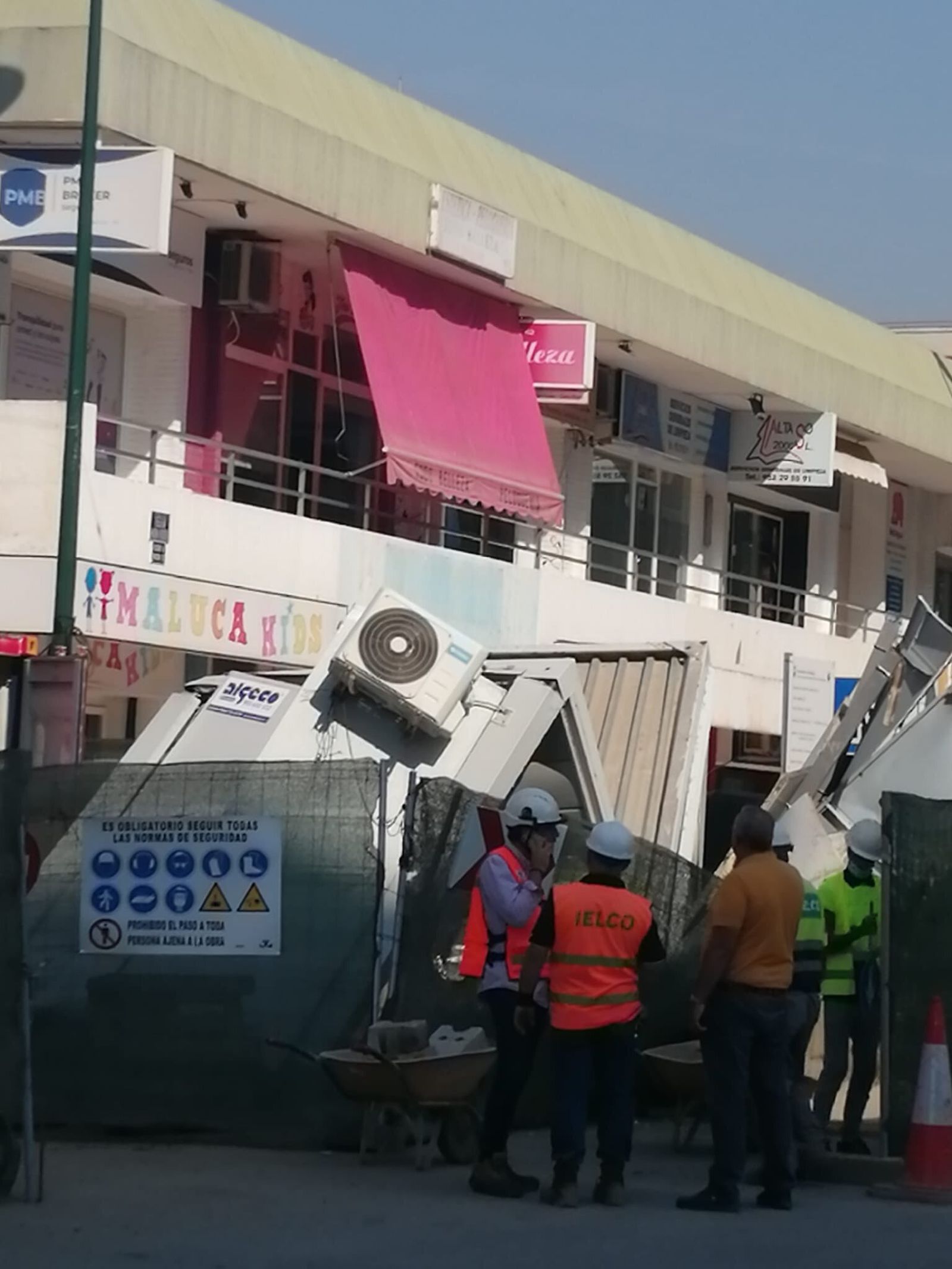 Estado en el que ha quedado la caseta tras el impacto