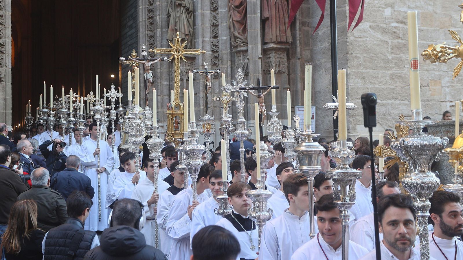 Las cruces de las parroquias fundadas por San Fernando.