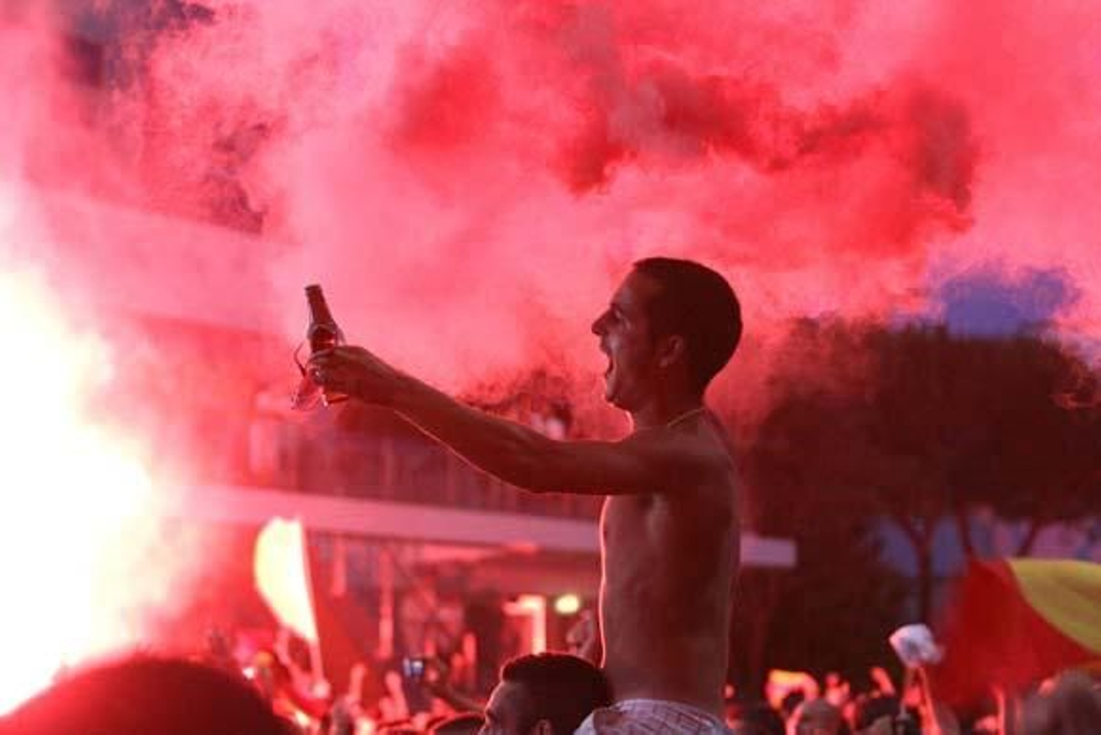 Nadie se quedó en casa para celebrar el triunfo de la selección en Sudáfrica

Foto: Paco Guerrero/Vanessa Perez