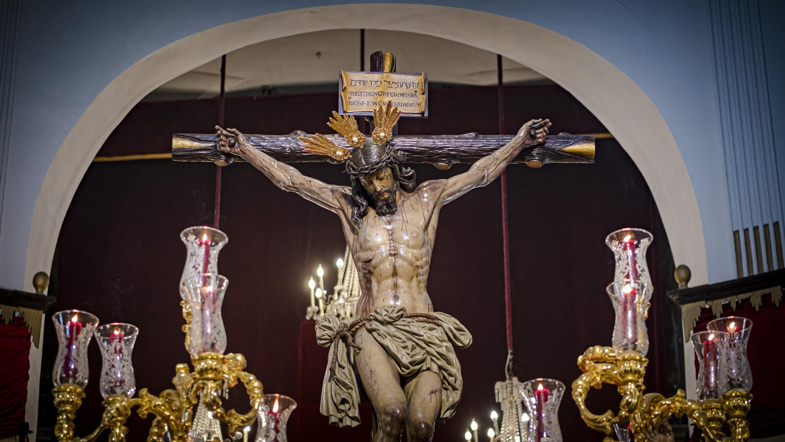 Imágenes de la salida de La Palma en la Semana Santa de Cádiz 2025