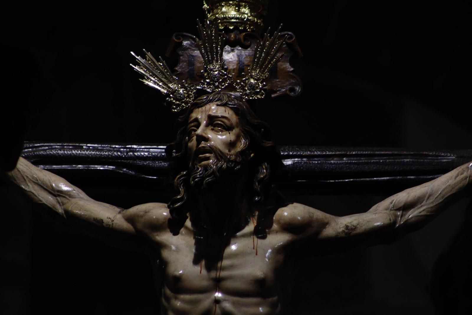 Las imágenes del Perdón en la Madrugada de la Semana Santa de Cádiz 2023