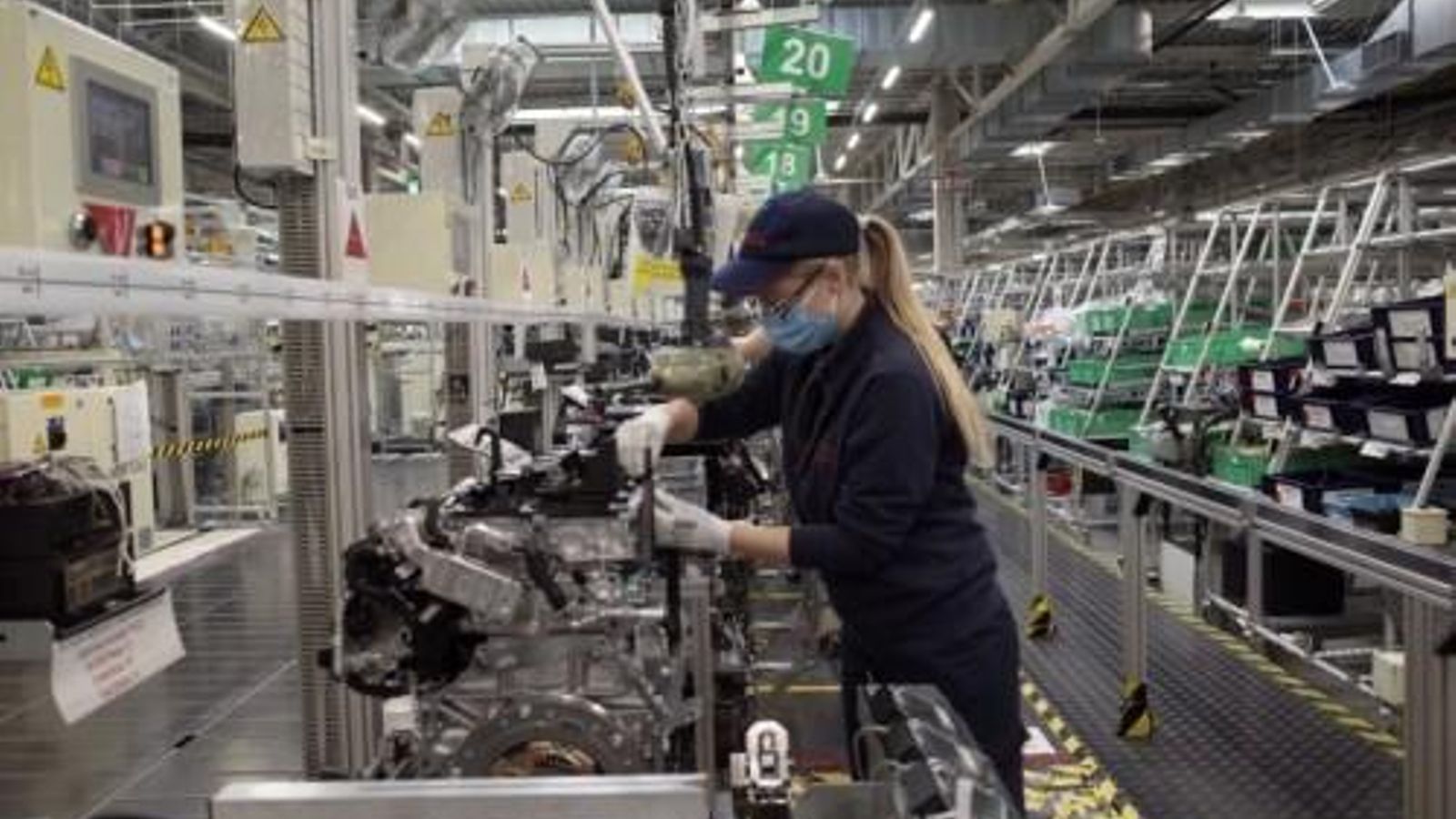 Desde hace un año, la planta de Toyota en Polonia ya fabrica motores de gasolina de 1,5 litros para los Yaris. Desde hace un año, la planta de Toyota en Polonia ya fabrica motores de gasolina de 1,5 litros para los Yaris.
