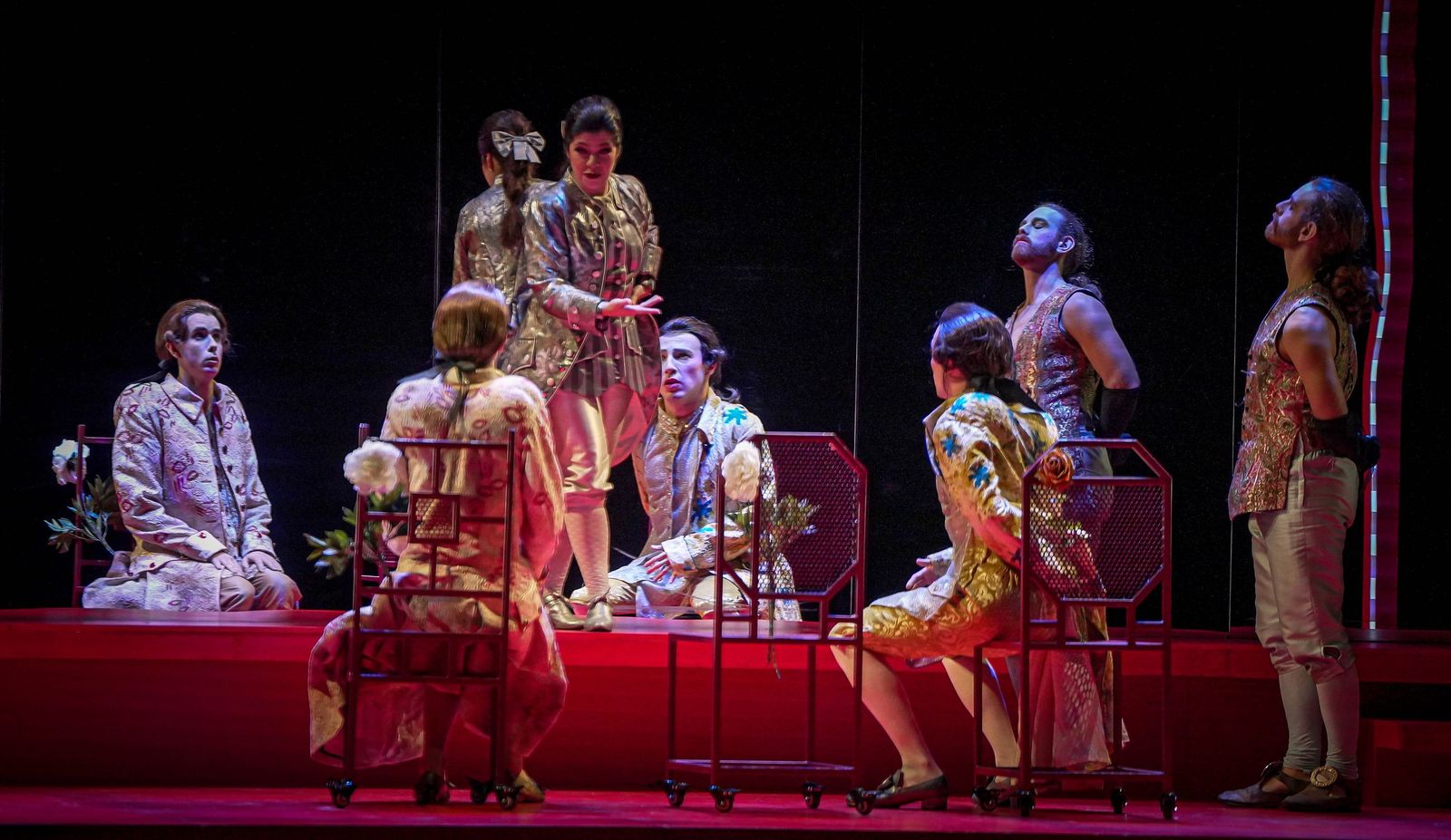 Imágenes de la ópera 'I Tre Gobbi' en el Teatro Villamarta