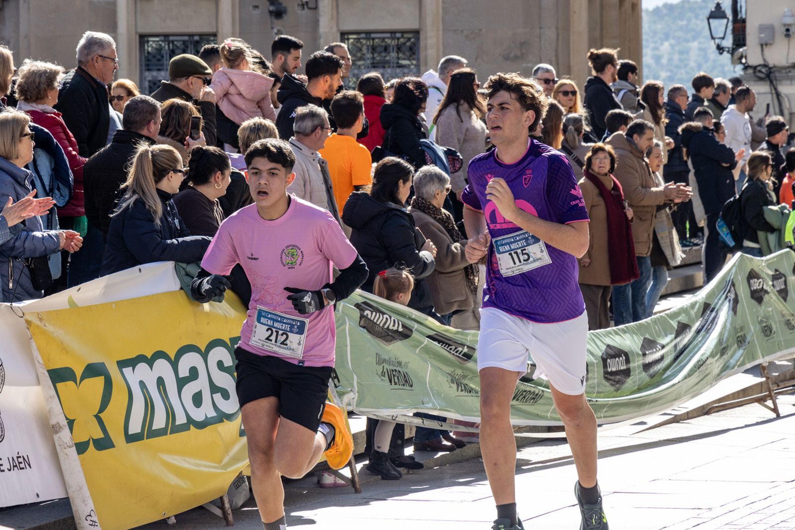 En imágenes: deporte y solidaridad se dan la mano en la VI Carrera-Caminata de la Hermandad de la Buena Muerte (1)