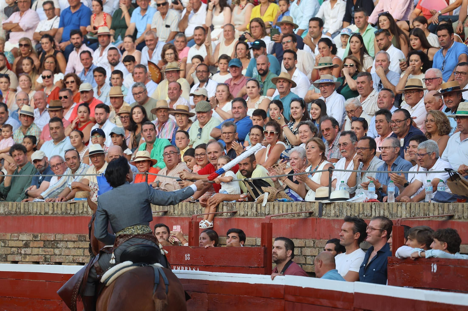 Búscate en la Plaza de Toros La Merced en la tarde de Rejoneo del 3 de agosto