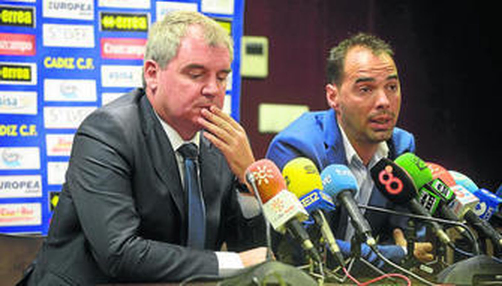 Manuel Vizcaíno (i) y Jorge Cordero, en el transcurso de la rueda de prensa celebrada ayer en el Carranza.