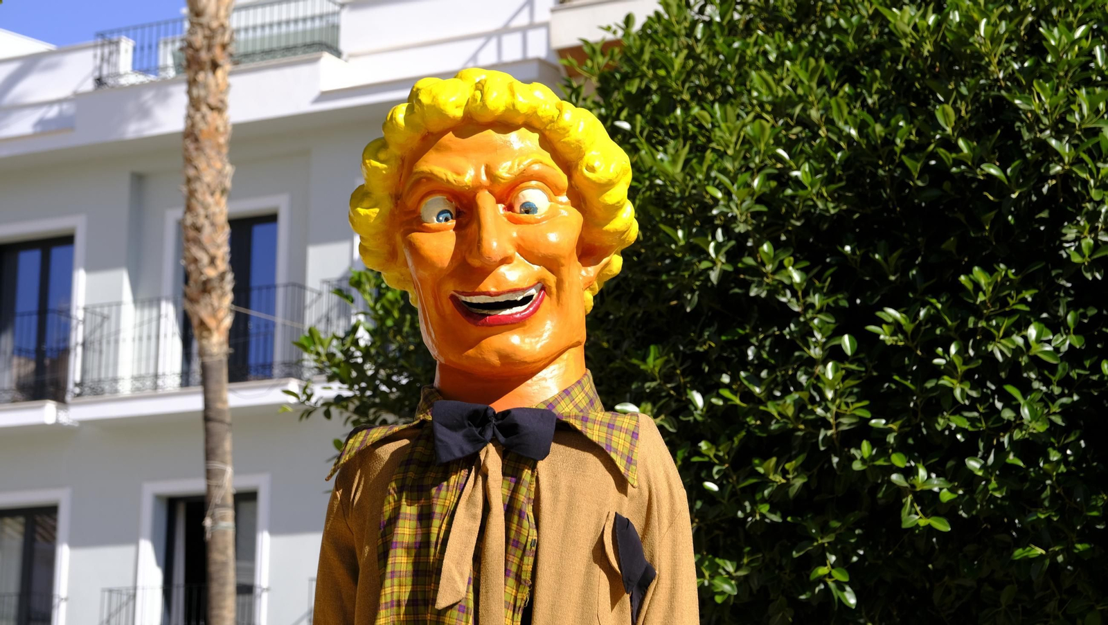 Encierro infantil y gigantes y cabezudos en las Fiestas de Huércal Overa, en imágenes