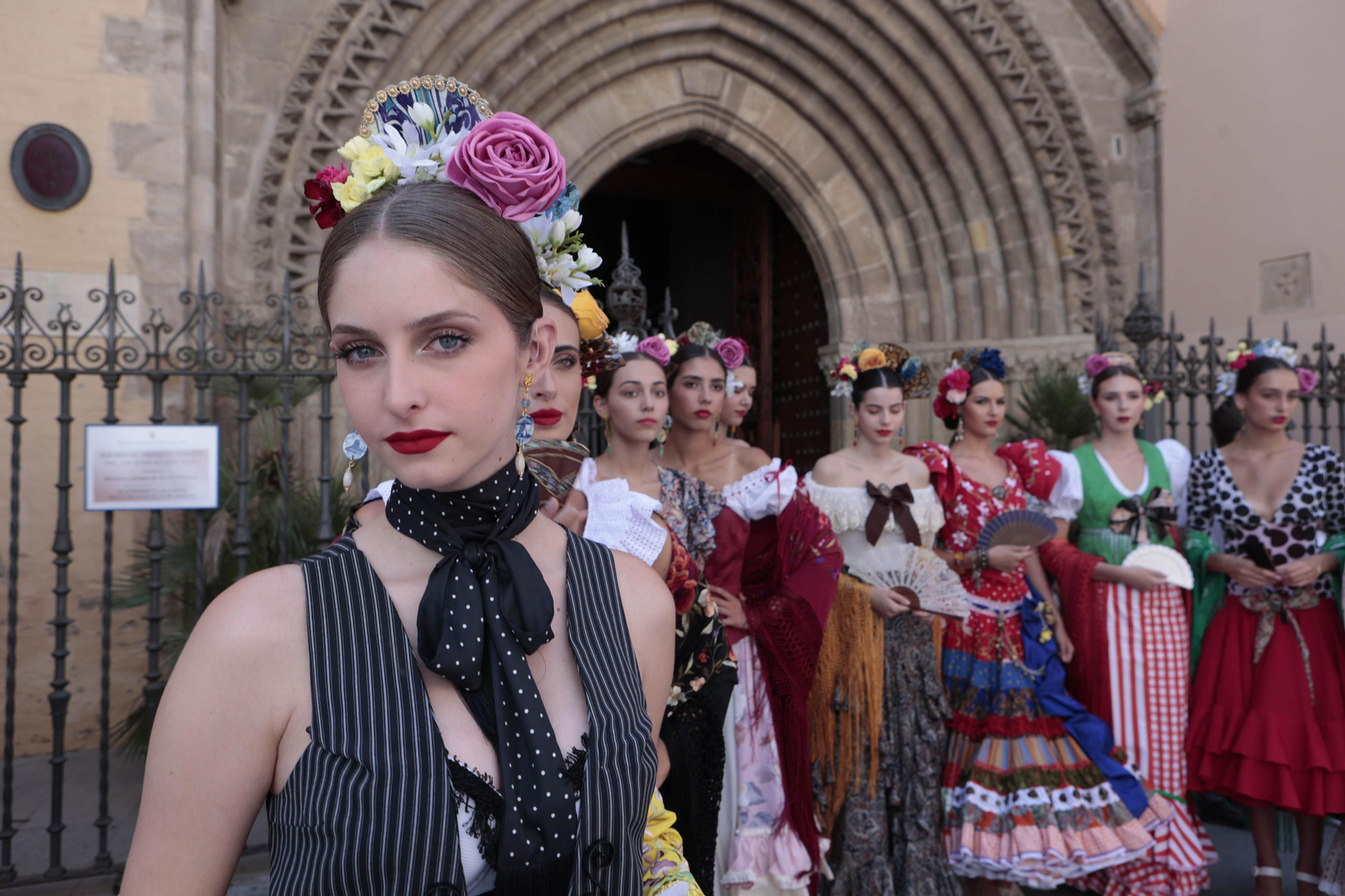 Ofrenda floral a Santa Ana de la asociación Qlamenco para rematar la Velá, todas las imágenes