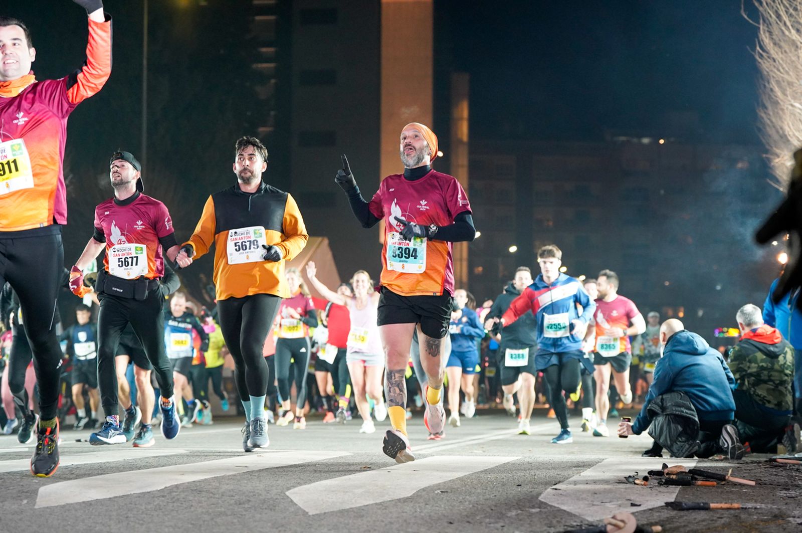 En imágenes: búscate en tu llegada a meta de la Carrera de San Antón 2026 (14)