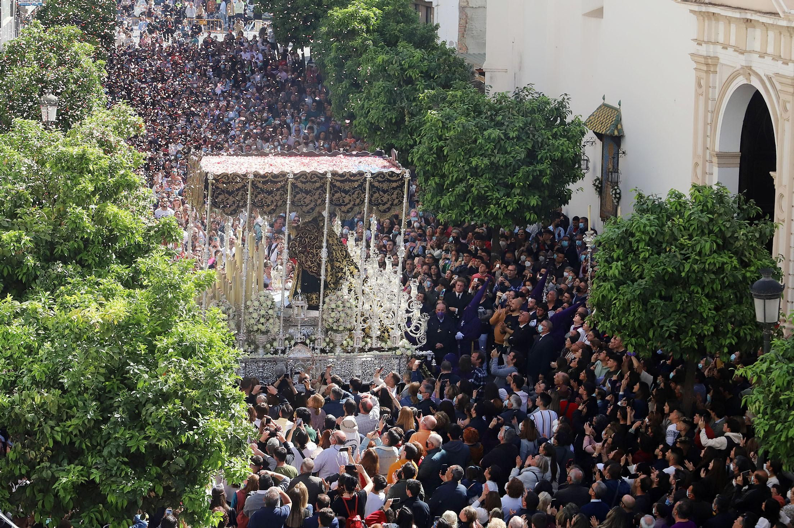 Imágenes del Nazareno en la madrugá de Huelva