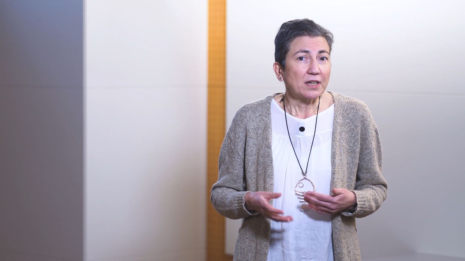 Mª Jesús Fernández, economista senior de Funcas, explica las previsiones para la economía española