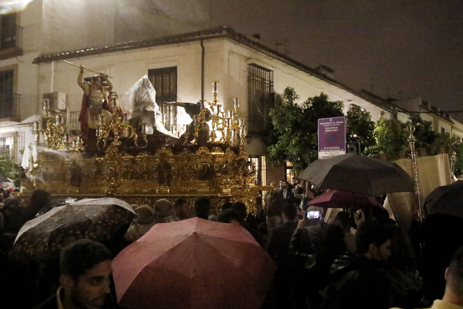 El Señor de la Coronación de Espinas, de regreso a su templo.