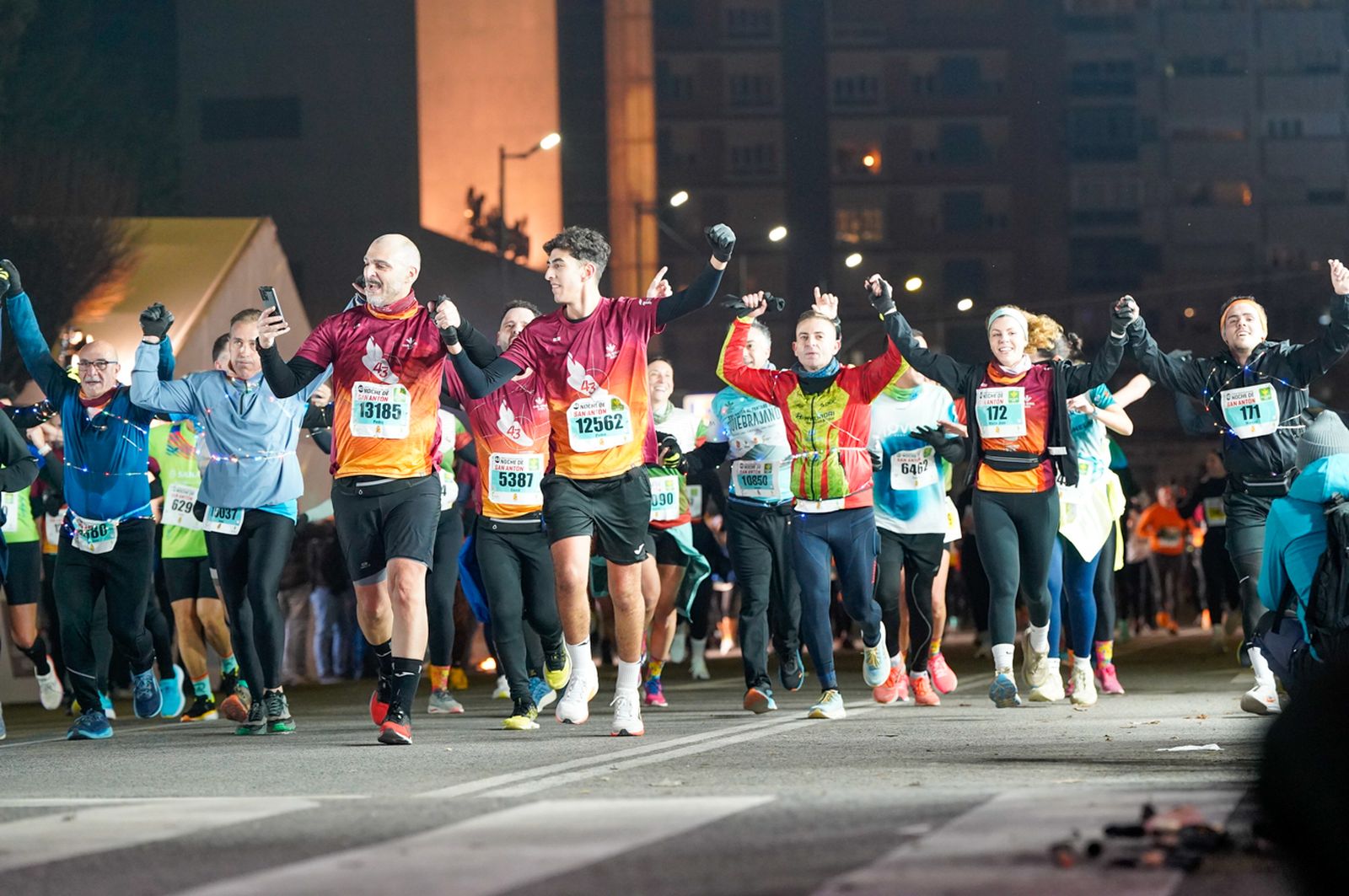 En imágenes: búscate en tu llegada a meta de la Carrera de San Antón 2026 (17)