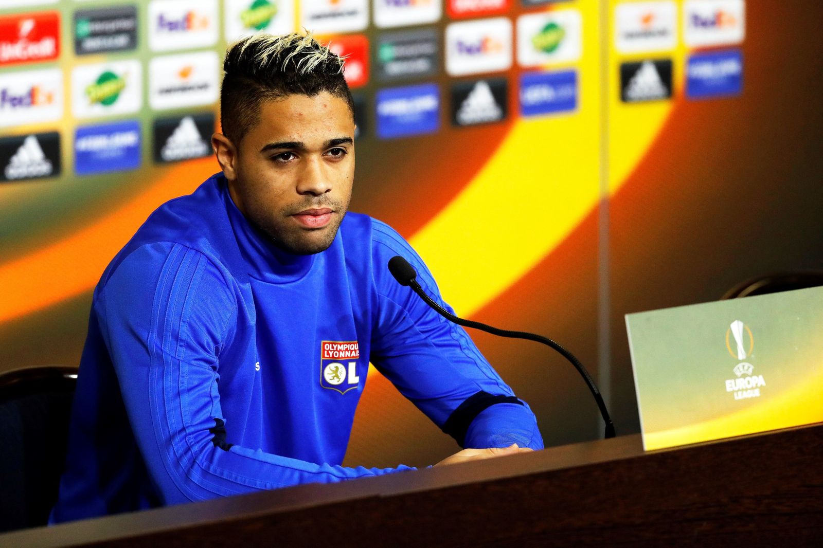 Mariano, durante una rueda de prensa con el Olympique de Lyon