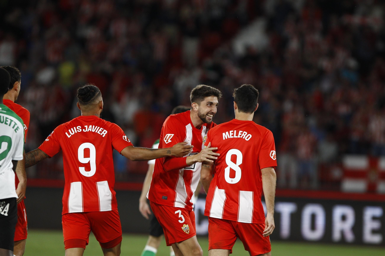U.D. Almería-Racing de Santander, en imágenes