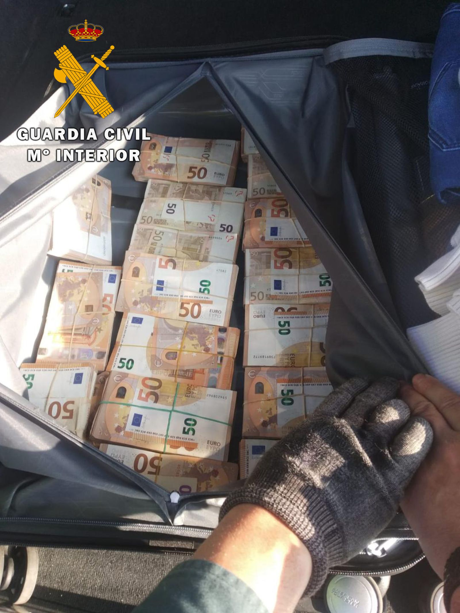 Fajos de dinero intervenido.