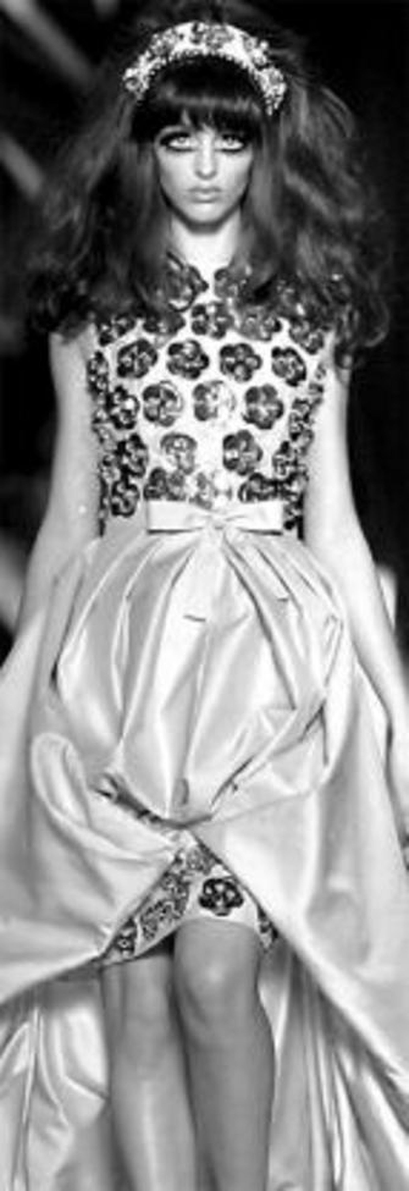 John Galliano puso mirada felina a su colección para Dior