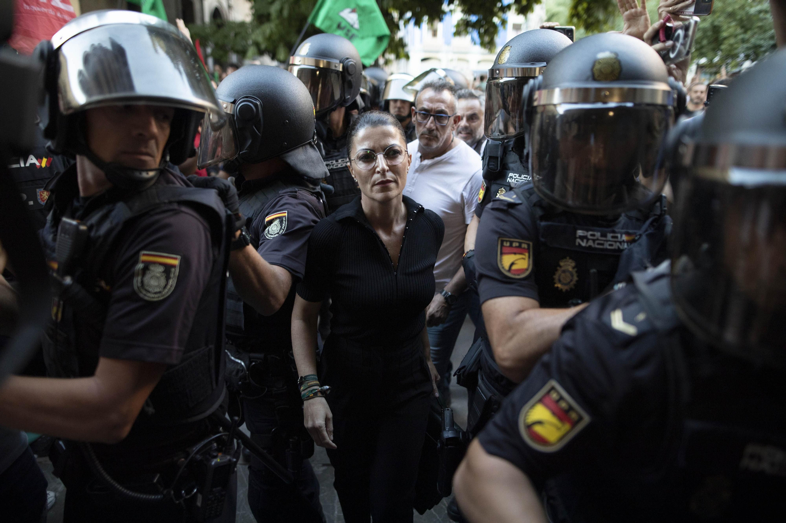 Altercados en la conferencia de Macarena Olona en Granada