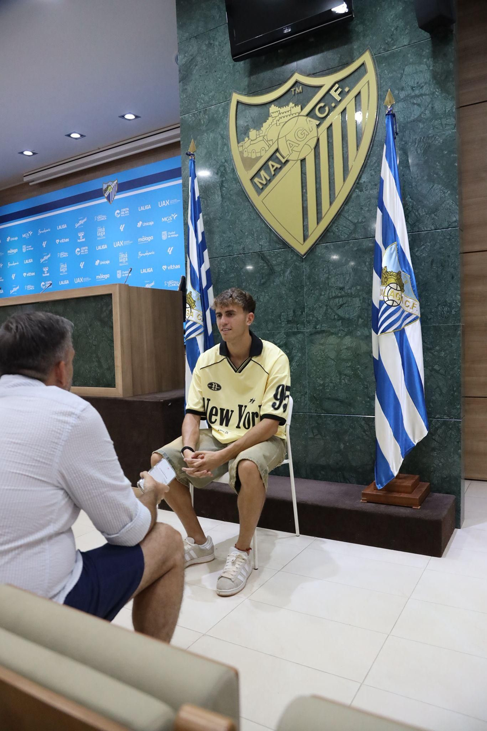Las fotos de la entrevista a Adrián Niño, jugador del Málaga CF
