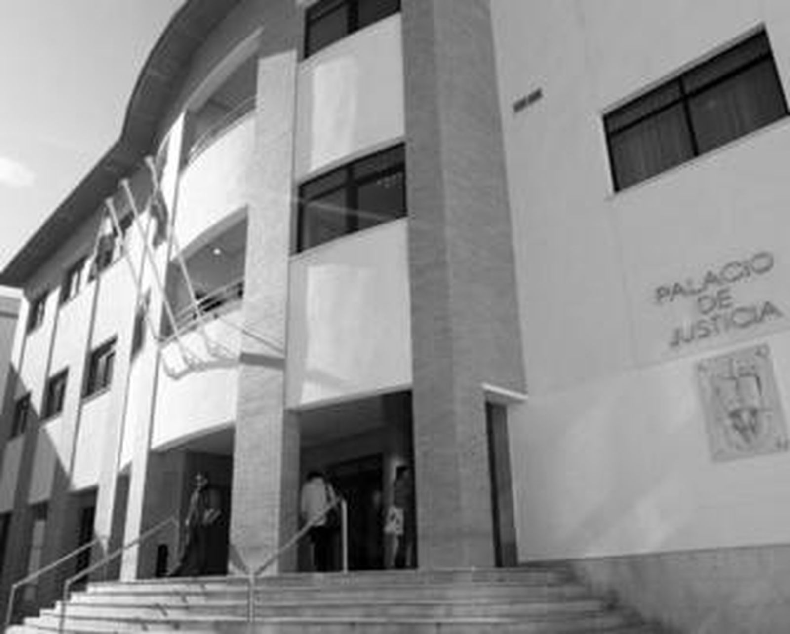 Vista del exterior del edificio que alberga los Juzgados de la ciudad.