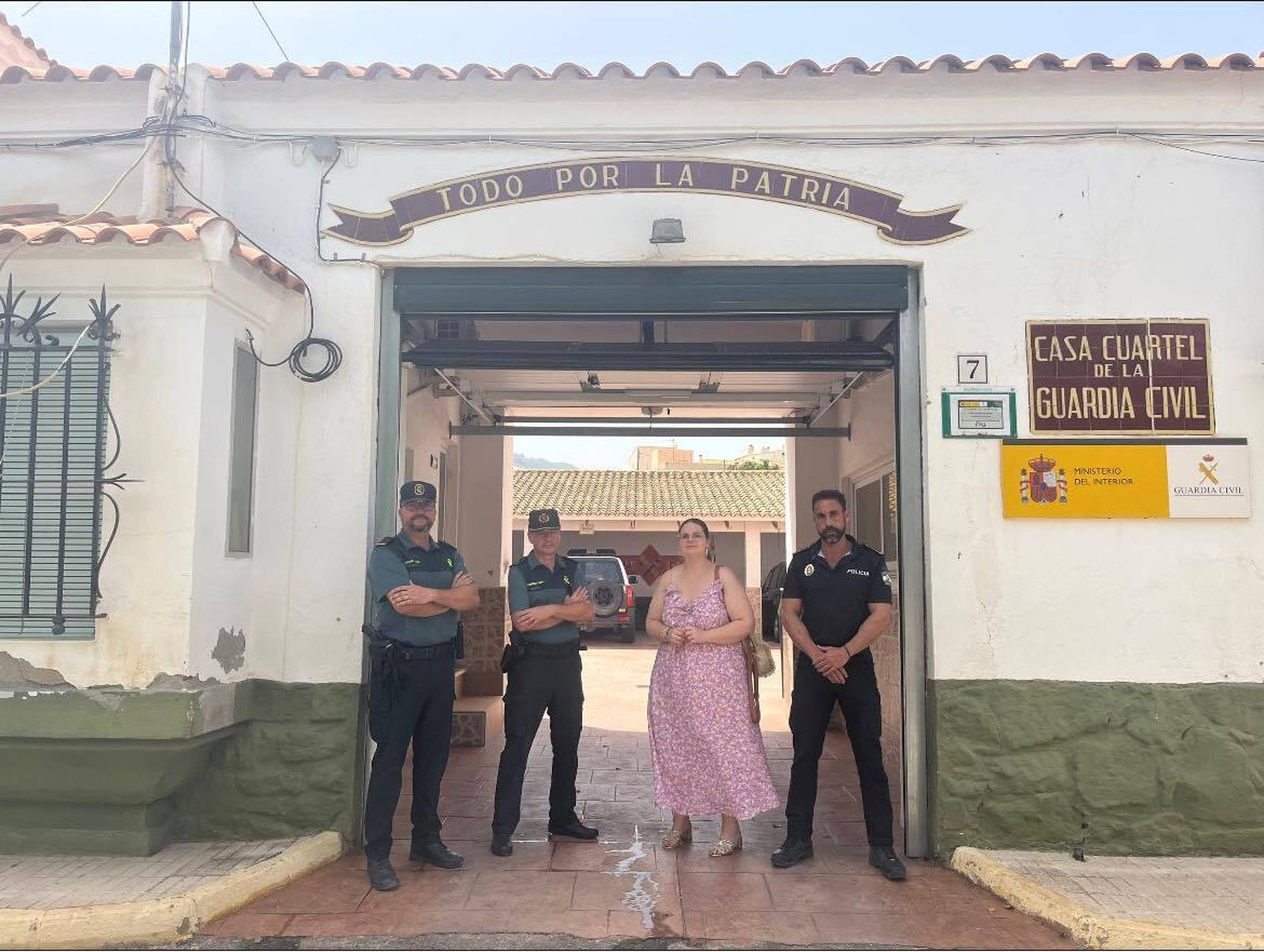 La alcaldesa de Turre se ha reunido con mandos de la Guardia Civil y la Policía Local.