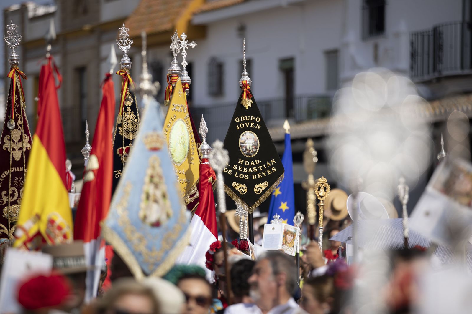 El Rocio 2023: Imágenes de la misa Pontifical del Domingo de Pentecostés