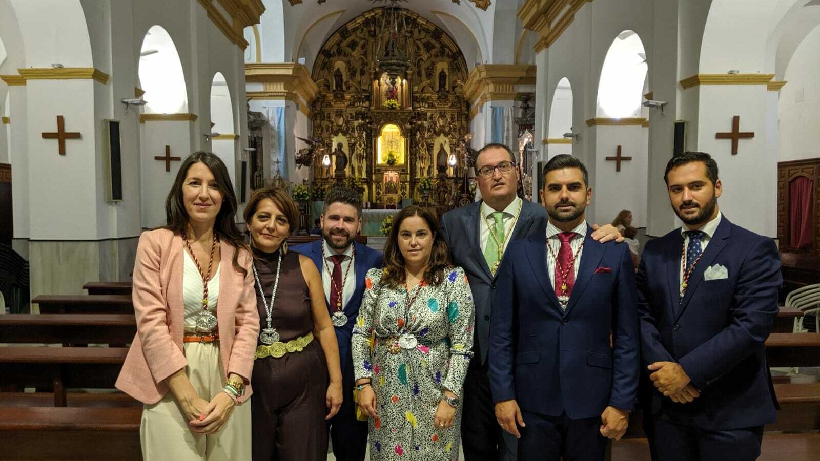 La nueva Permanente posa en la Iglesia de San Telmo.