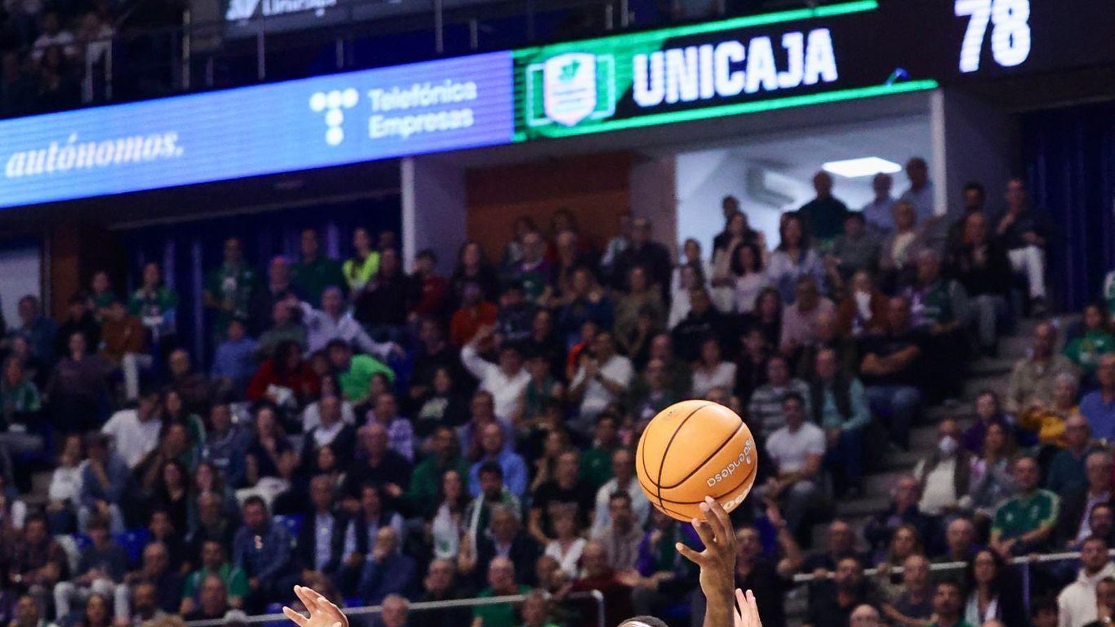 El Unicaja-La Laguna Tenerife, en fotos