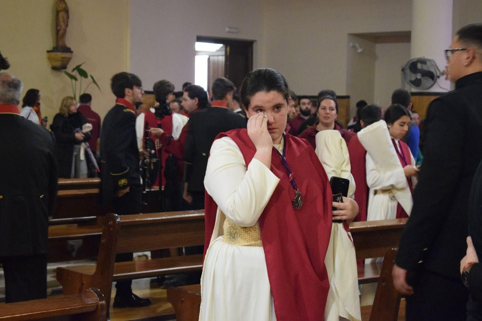 En imágenes: La lluvia suspende el Lunes Santo en cuestión de horas