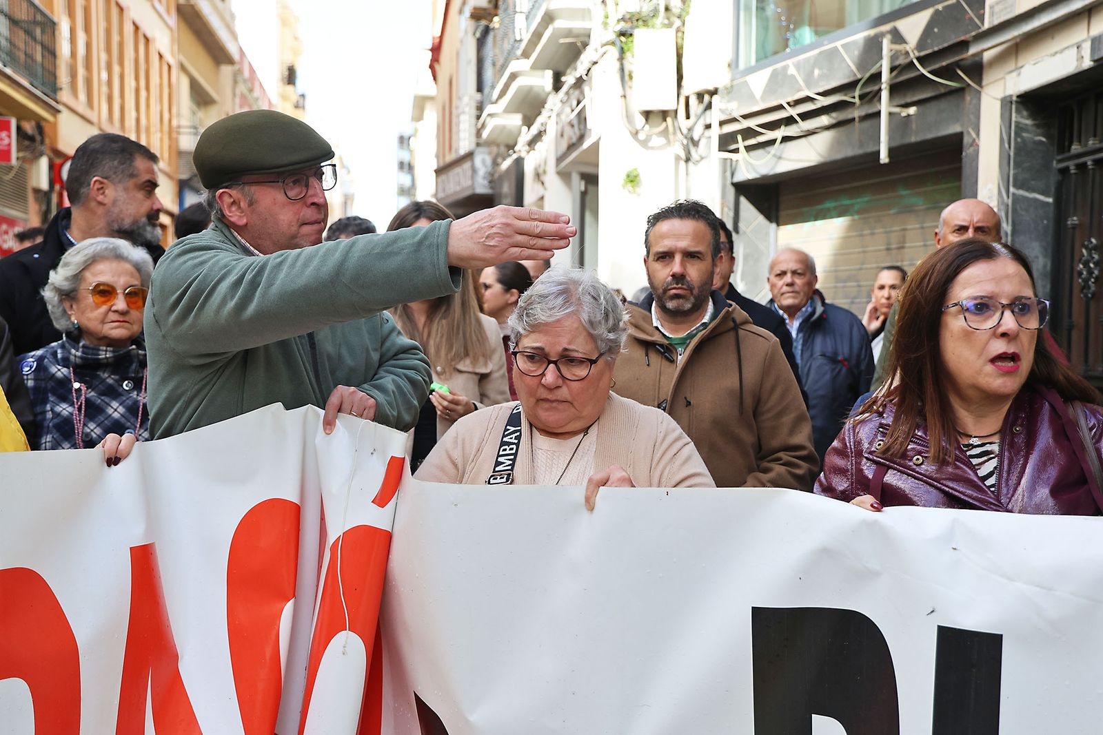 Fotografías de la manifestación en Huelva para exigir la regeneración de las playas