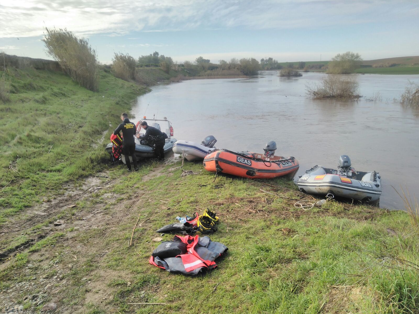 La  Unidad de Rescate Subacúatica de los Bomberos de Sevilla