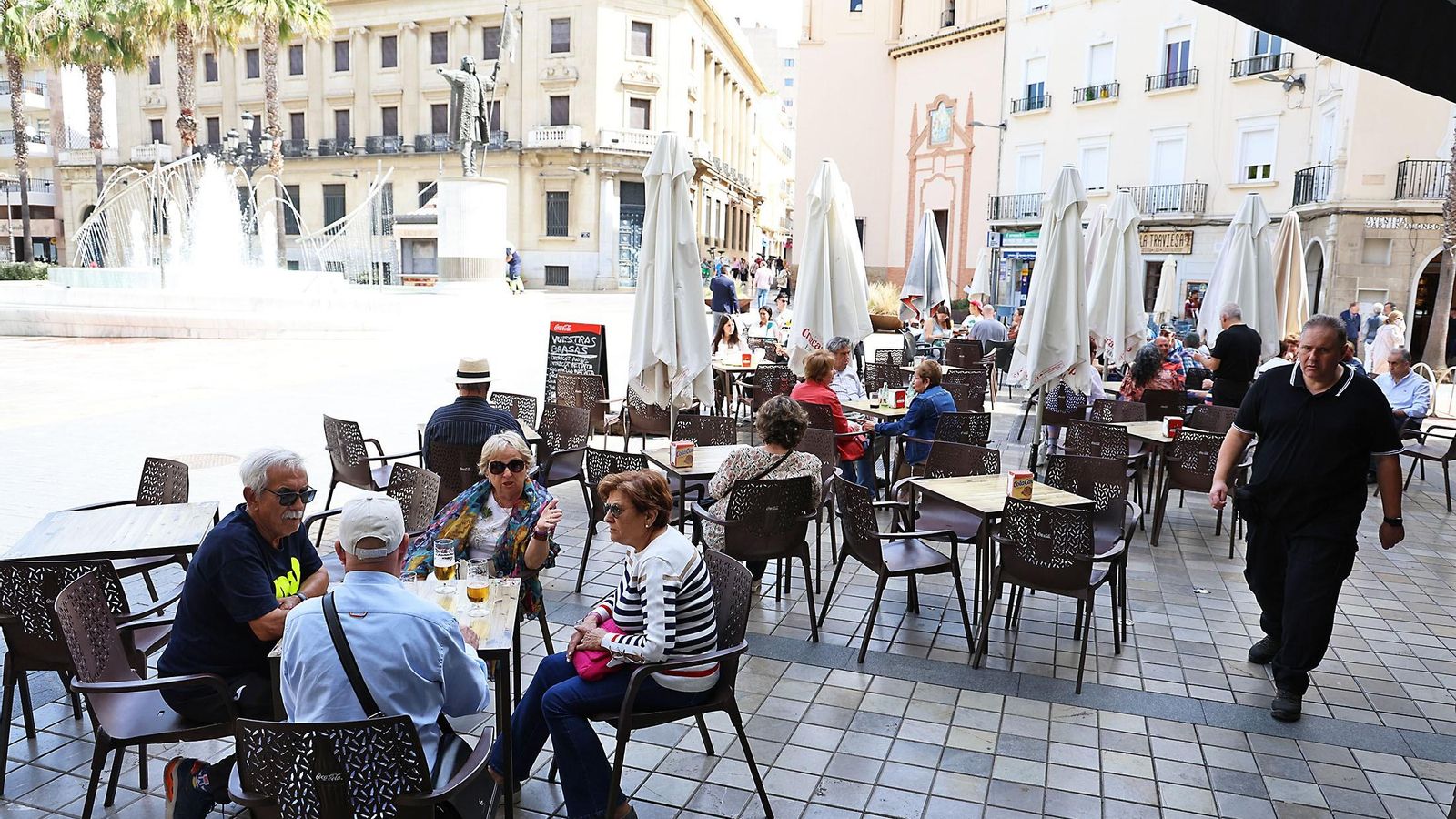 Imagen de archivo de una terraza en un establecimiento hostelero de Huelva capital. Imagen de archivo de una terraza en un establecimiento hostelero de Huelva capital.