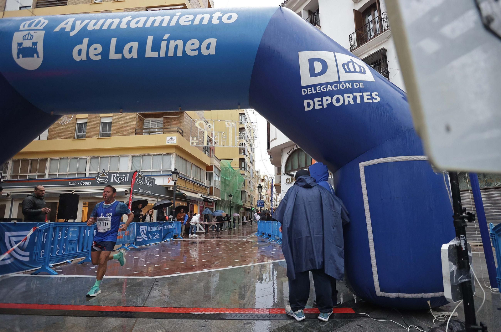 Búscate en las fotos de la XII Carrera Popular de la Inmaculada