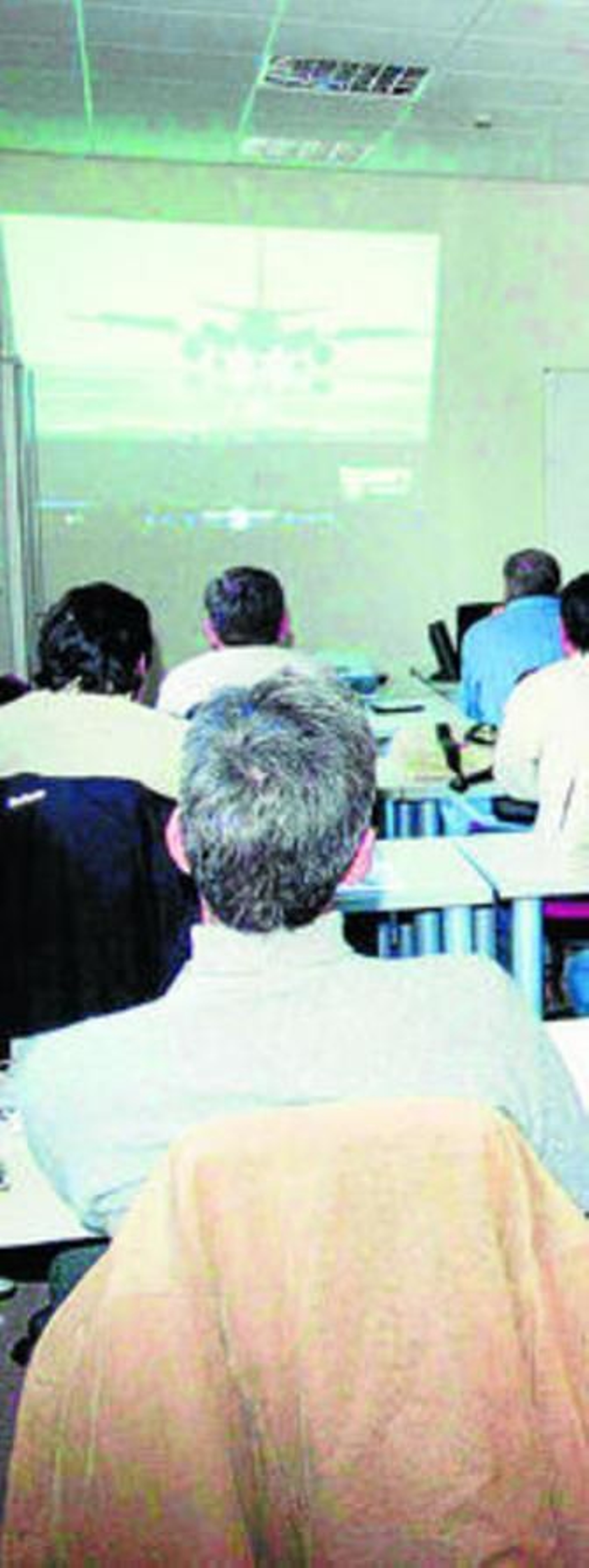 Ex trabajadores de Delphi, en uno de los cursos impartidos.