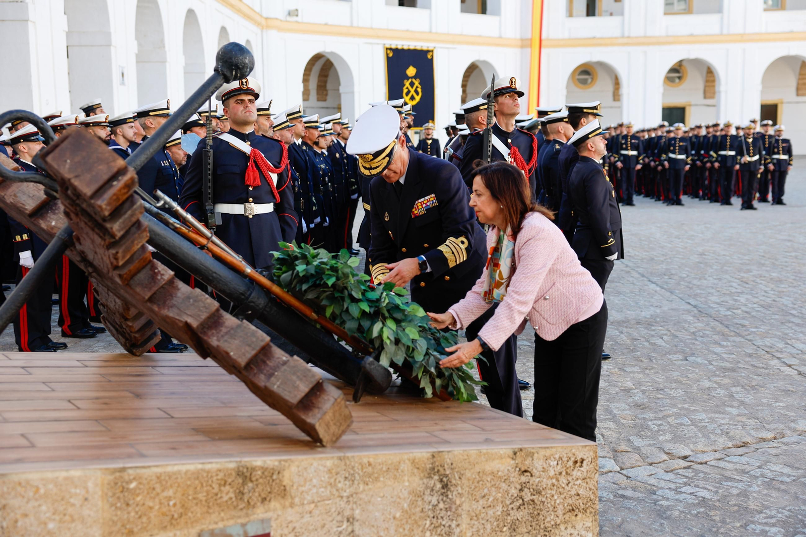 Las condecoraciones a los infantes de marina que participaron en la misión de la DANA, en imágenes