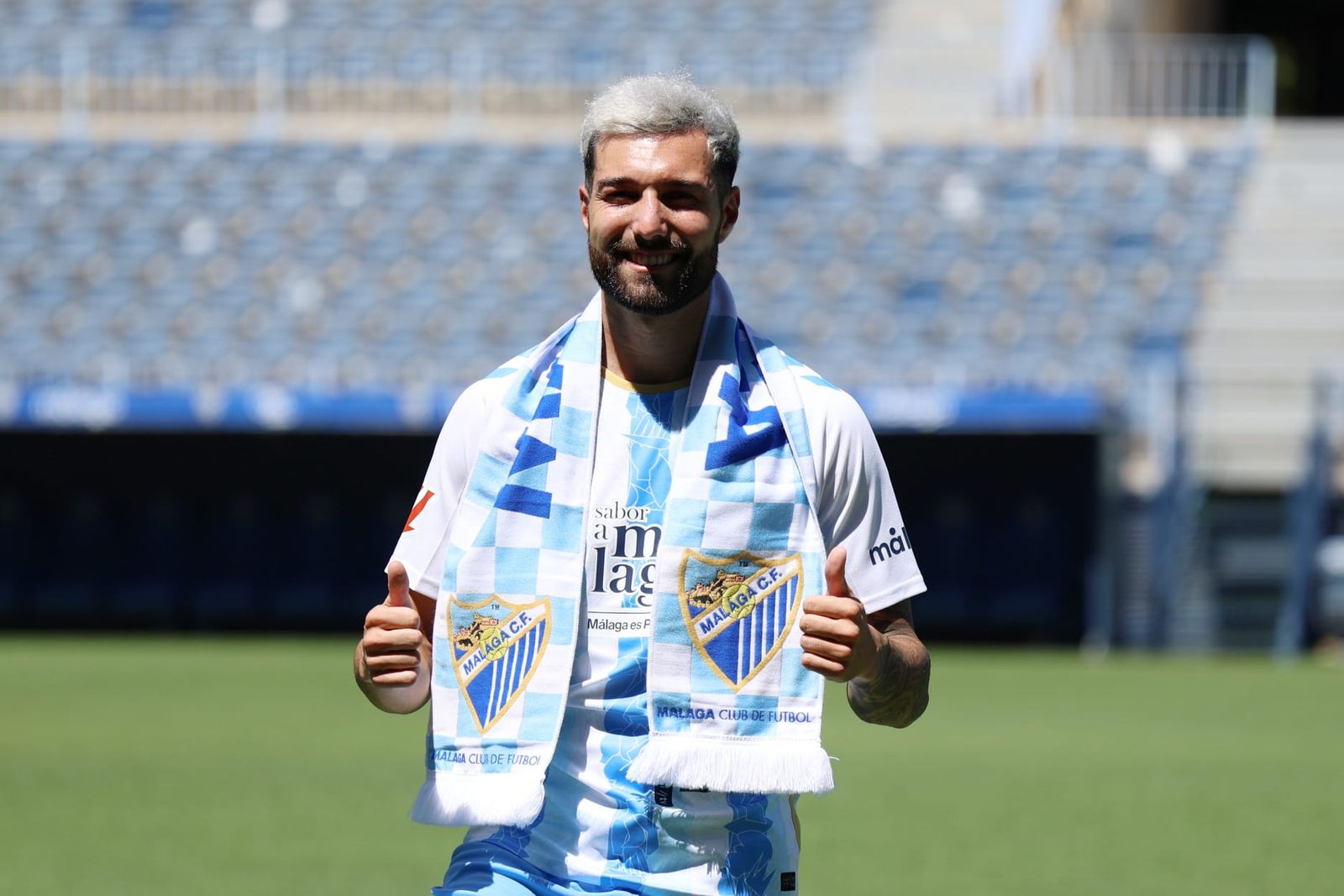 Las fotos de la presentación de Álex Pastor con el Málaga CF