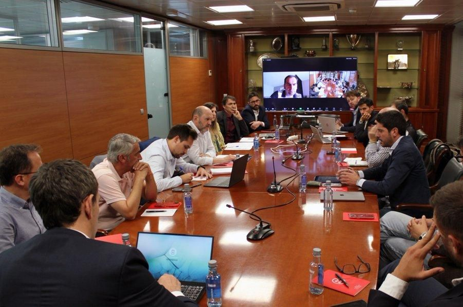 Una de las últimas reuniones de la comisión de clubes de Primera Federación con la RFEF